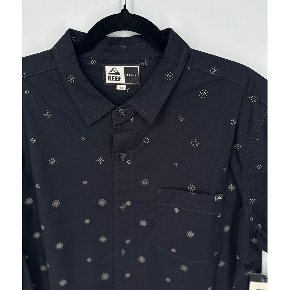 Reef Topaz Men's Shirt Large Black Caviar Print Short Sleeve Stretch NWT 0323 - Picture 2 of 10